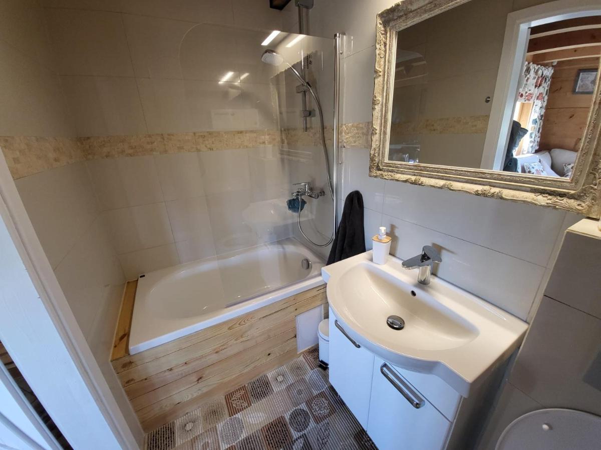 Wheelchair With Wings Villa Яворжинка Екстериор снимка